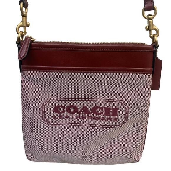 Coach Badge Jacquard Knit Crossbody in Wine‎ - Picture 1 of 6